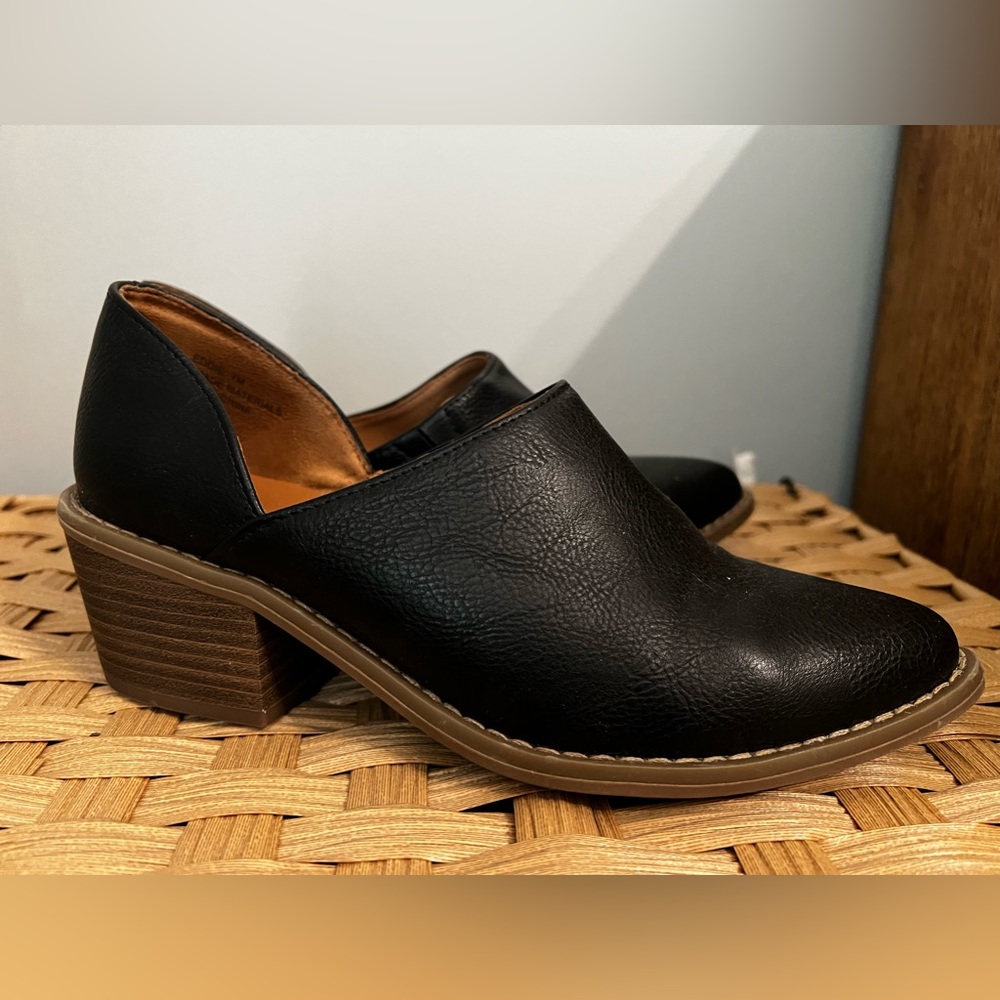 Cynthia Rowley Leather D’Orsay Pumps — Size 7
